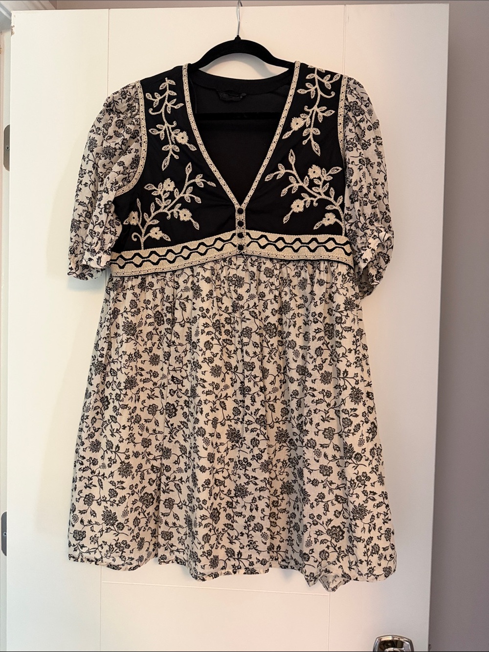 Zara Black and Cream Floral Mini Dress